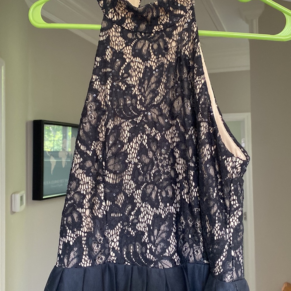 Black and nude women’s semi formal dress - Picture 5 of 7